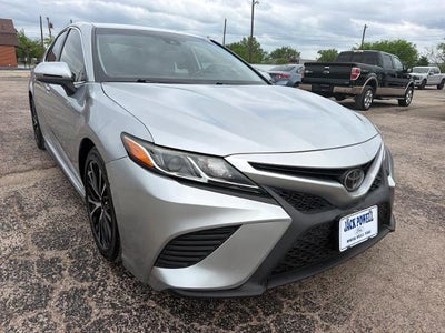 2020 Toyota Camry SE