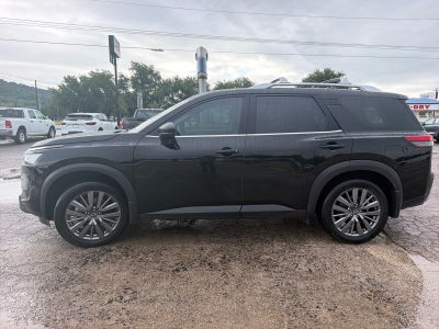 2024 Nissan Pathfinder SL