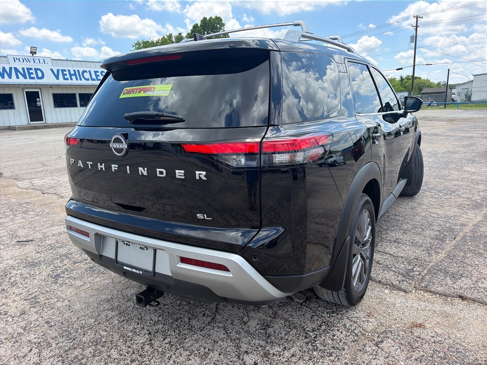 2024 Nissan Pathfinder SL