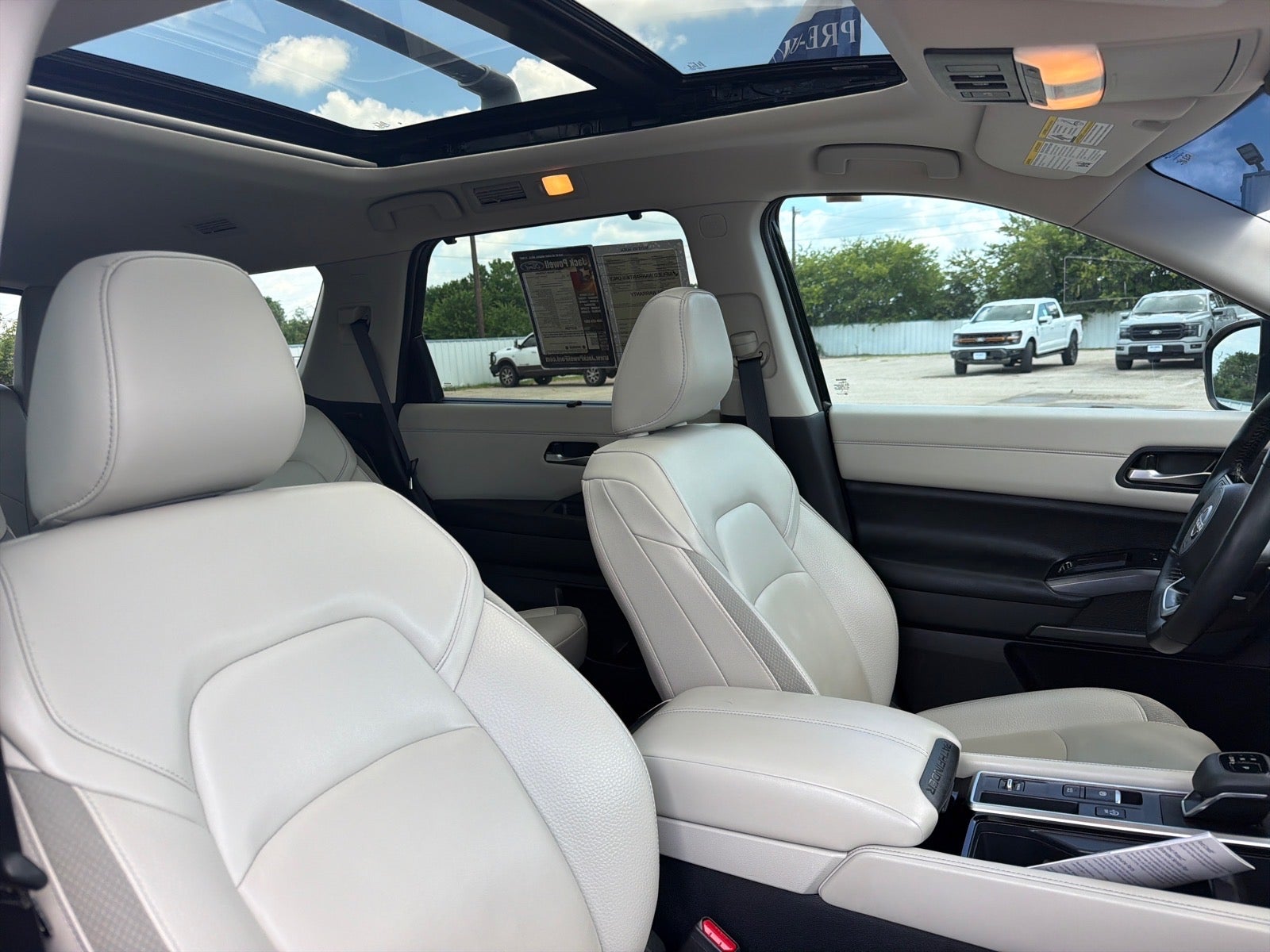 2024 Nissan Pathfinder SL