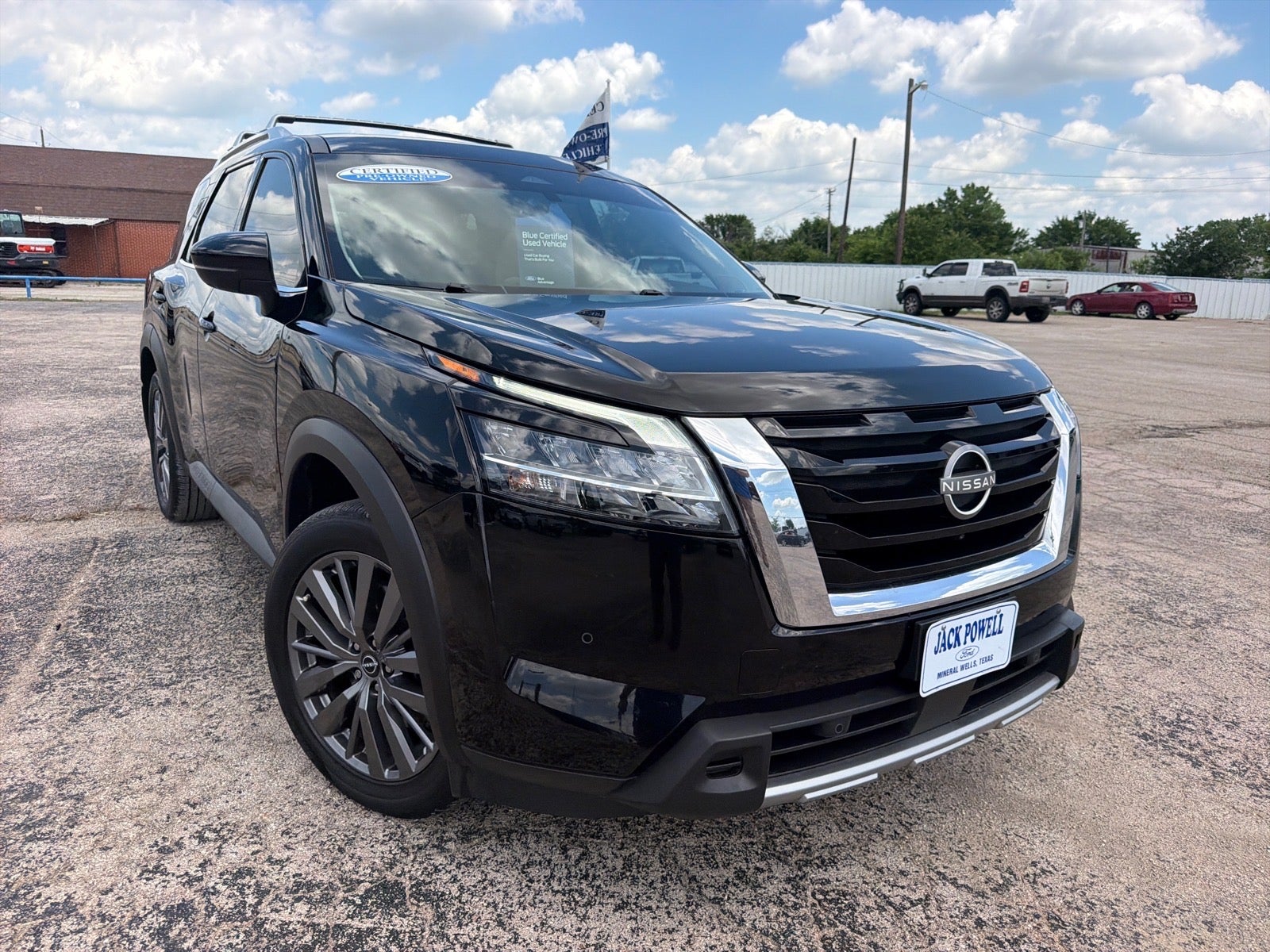 2024 Nissan Pathfinder SL