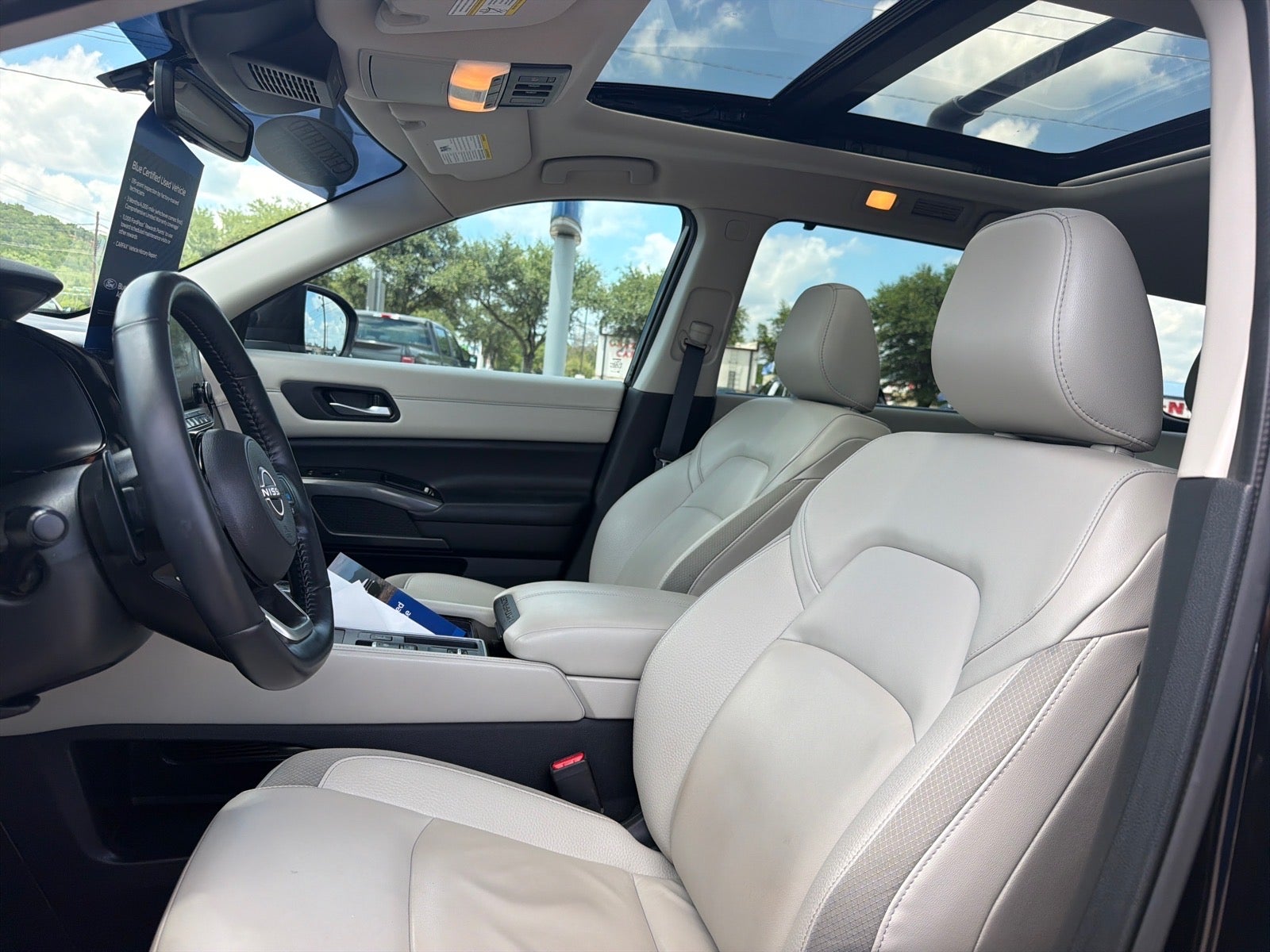 2024 Nissan Pathfinder SL