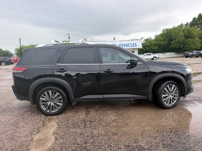 2024 Nissan Pathfinder SL