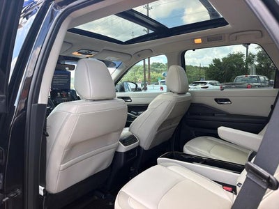 2024 Nissan Pathfinder SL