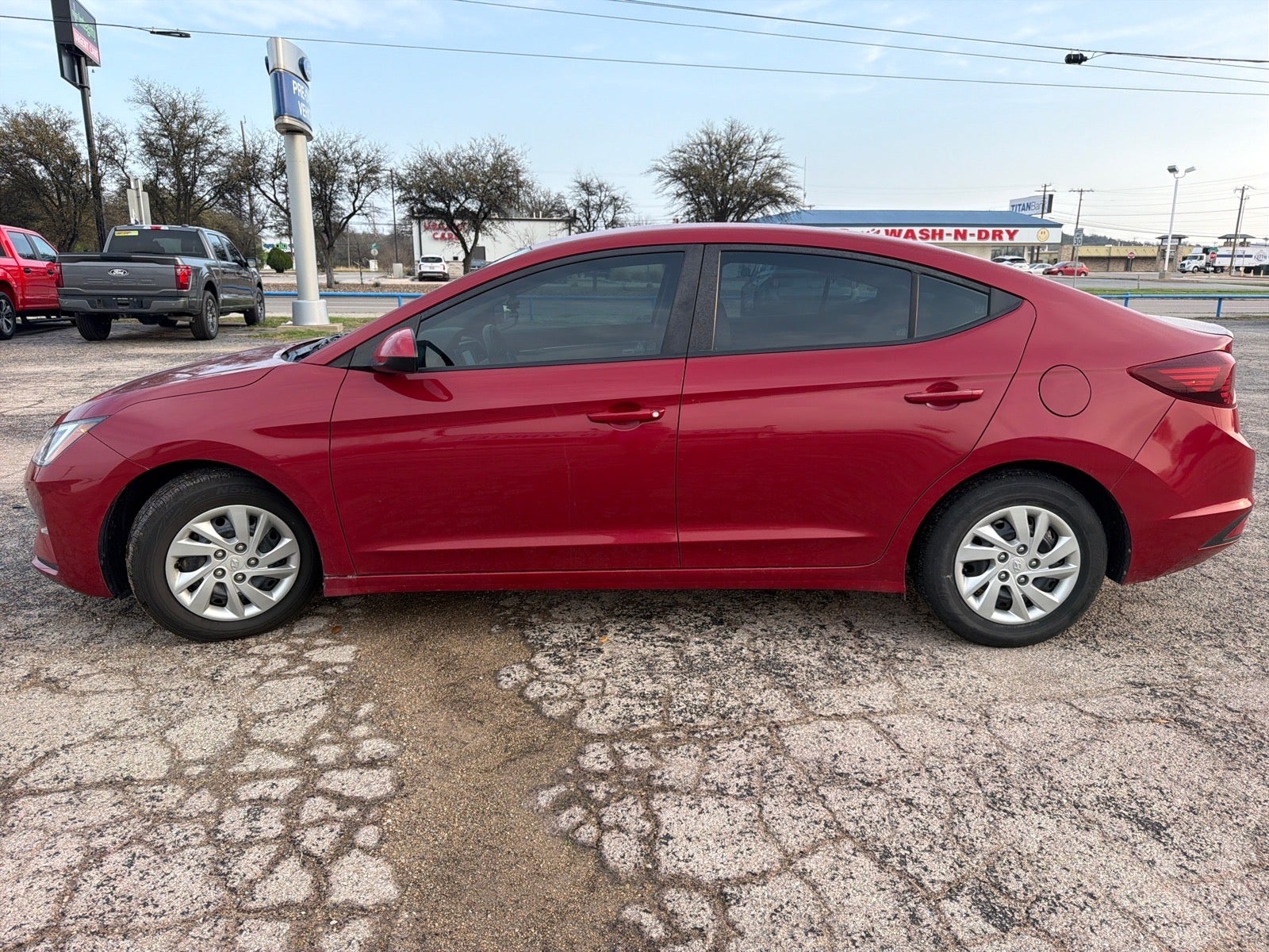 2019 Hyundai ELANTRA SE