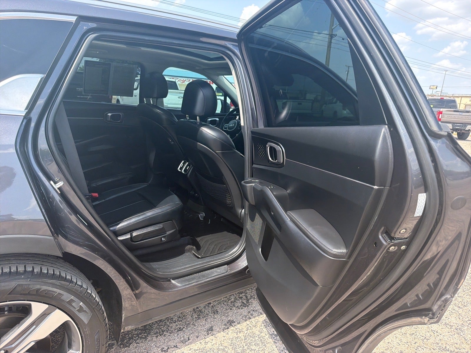 2023 Kia Sorento Hybrid EX